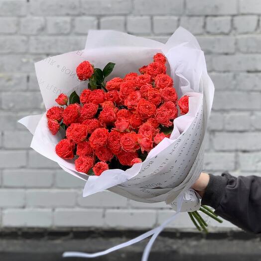 Букет из кустовых роз сорта Plenty