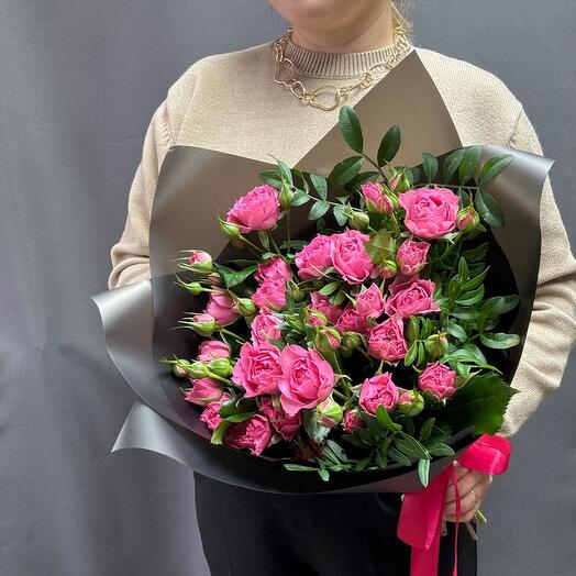 Bushy peony-shaped roses