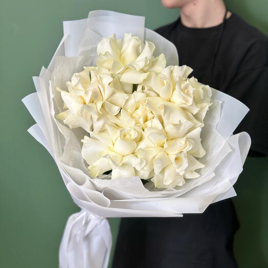 Ramo con rosas francesas blancas