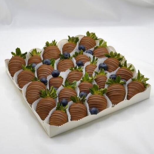 Клубника в шоколаде 25 + Голубика