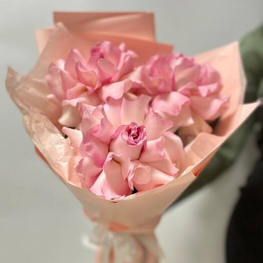 Ramo de felicitaciones de rosas francesas / rosa francesa / Flores en Ufa / entrega de flores de Ufa / flores de Ufa