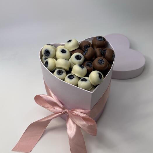 Blueberries in chocolate