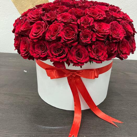 Red roses box