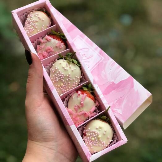 Мини-коробочка "Клубника в шоколаде"из 5 сочных ягод