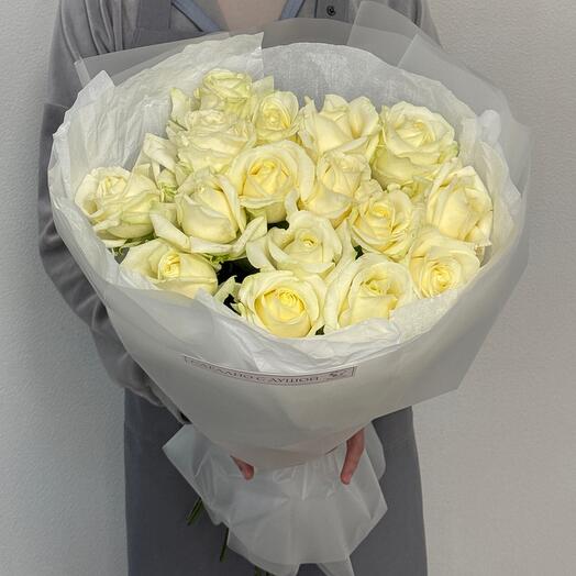 Bouquet of 15 Avalanche roses