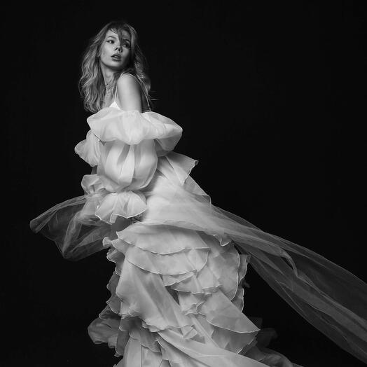 Свадебная съемка в студии автопортрета