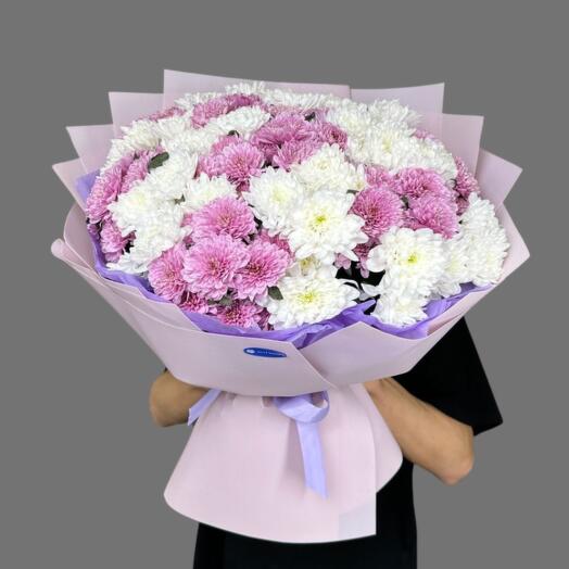 Букет из 23 кустовых хризантем