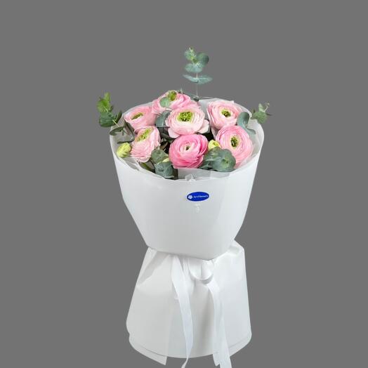 Букет 7 ранункулюсов