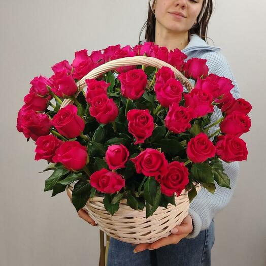 Корзина 51 роза красные