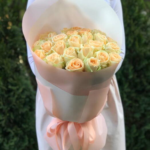 Bouquet of 25 peach Roses in packaging