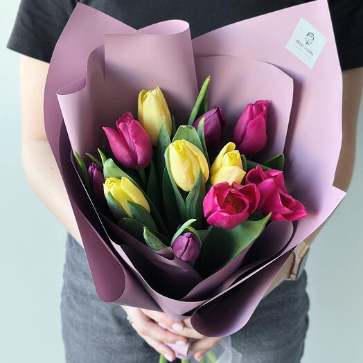 Tulips mix 11 pcs. In modern wrapping