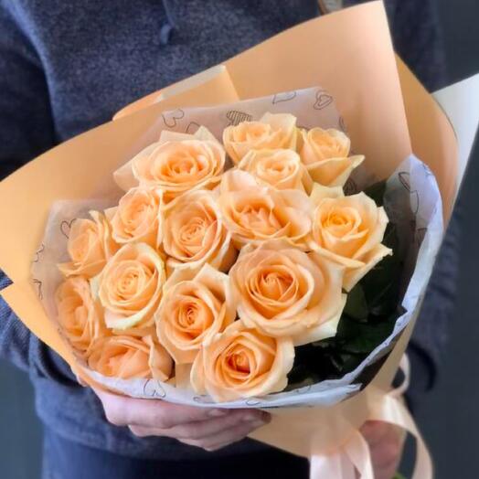 Bouquet of 15 peach roses