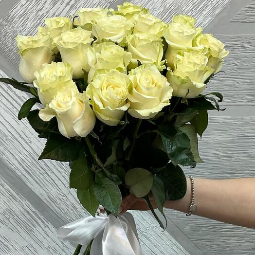 Роза белая 17