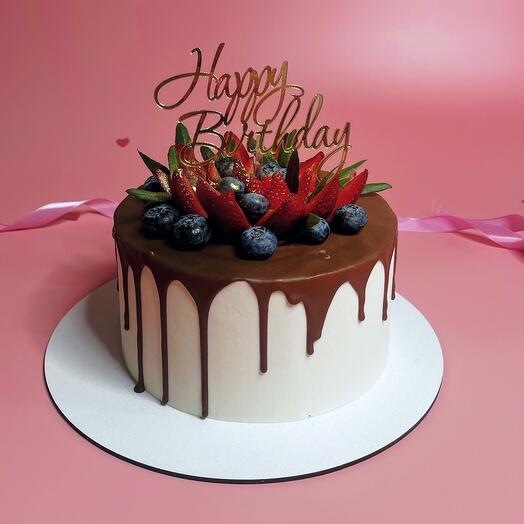 Торт с ягодным декором и надписью happy birthday, в наличии на день рождение, в подарок девушке, парню, маме