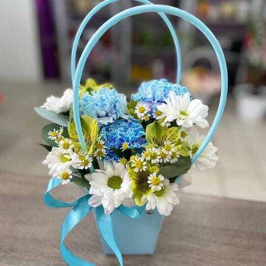 Корзина с цветами