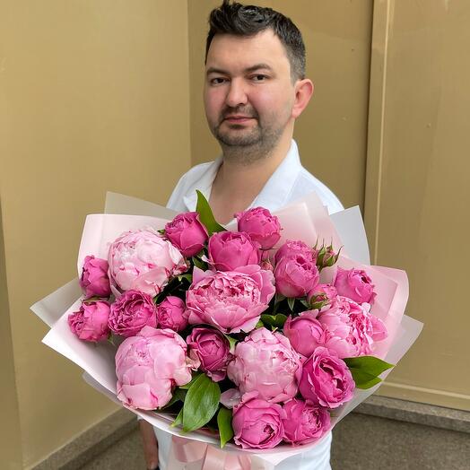 Розы и пионы