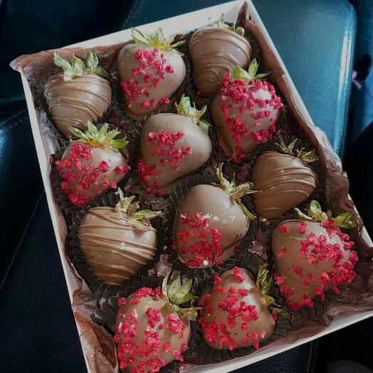 Клубничка в шоколаде 🍓