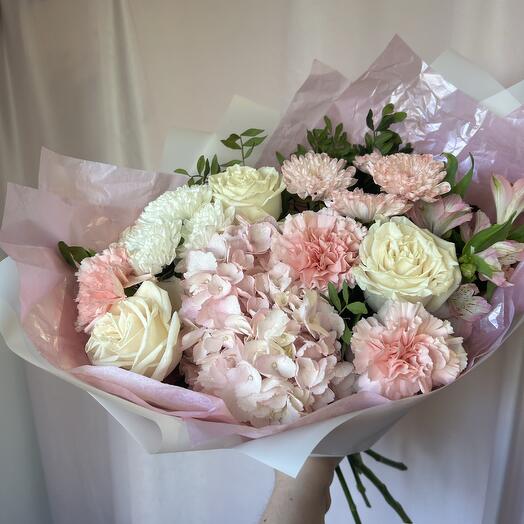 Сборный букет с гортензией 🌸
