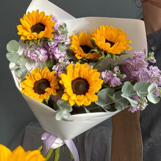 Букет осенний с подсолнухами и маттиолой 💜🌻