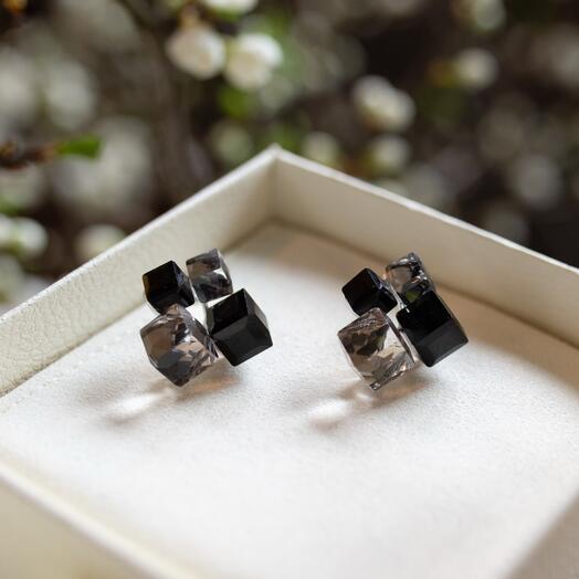 Серьги Square в черном цвете