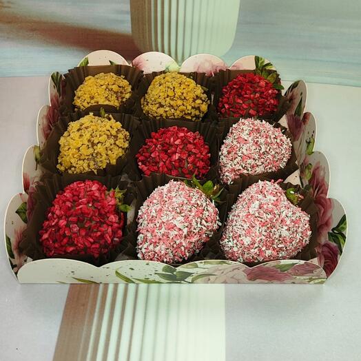 Клубника в шоколаде " Малиновое настроение", набор клубники в шоколаде 9 ягод