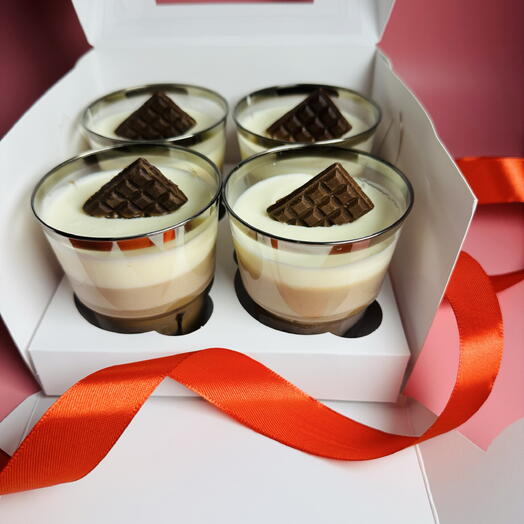 Муссовое  пирожное три шоколада в подарок маме