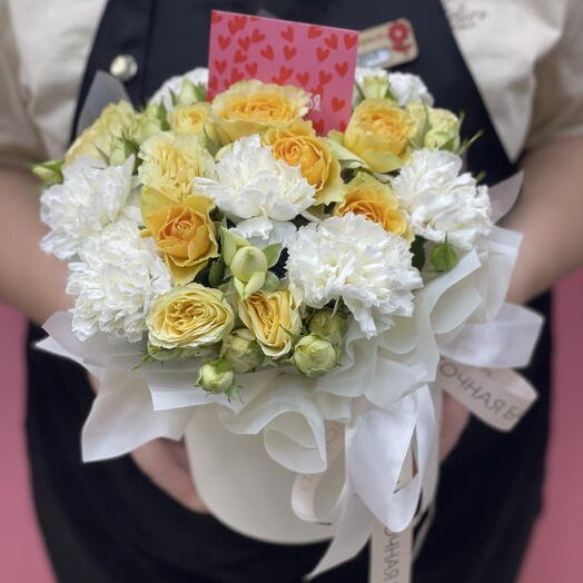 Нежность 💞 Кустовые розы с белыми диантусами