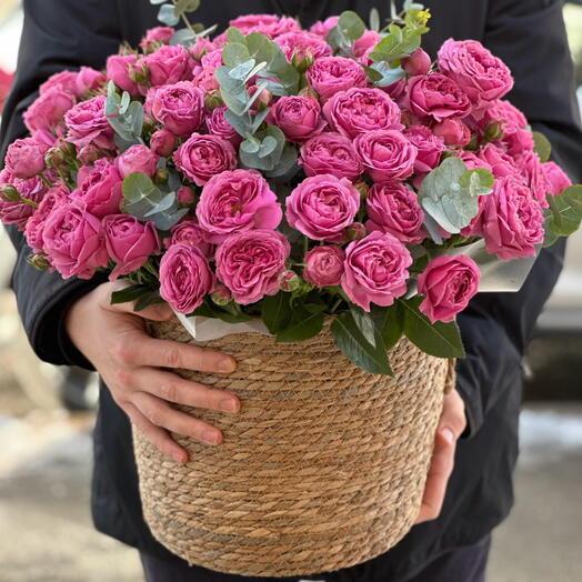 Кашпо с пионовидными розами 3