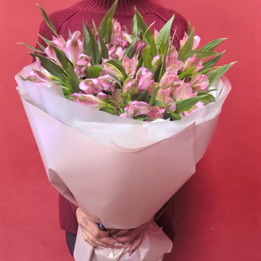 Букет из альстромерии нежный 🌸