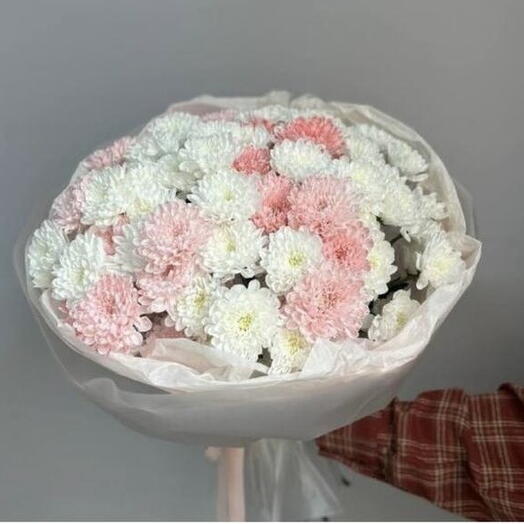 Букет из 15 нежных хризантем