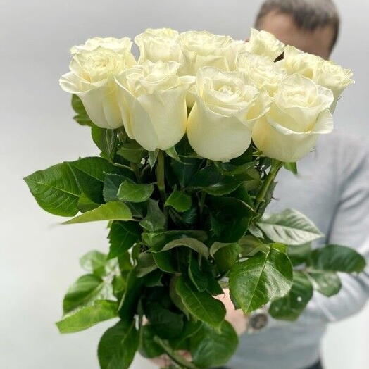 Элегантный букет белых роз, 107