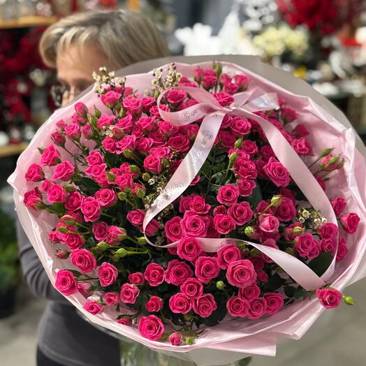 Букет из 35 кустовых нежно розовых роз