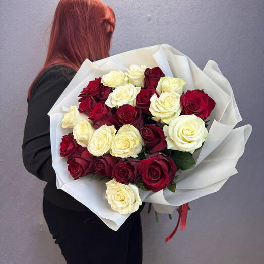 Красное белое М