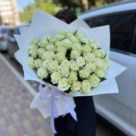 Букет и 51 Белой Розы в Шикарной упаковке