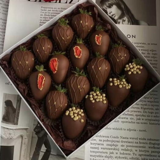 Золотая клубничка