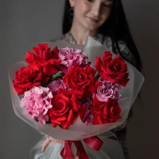 Букет из французских и пионовидных роз