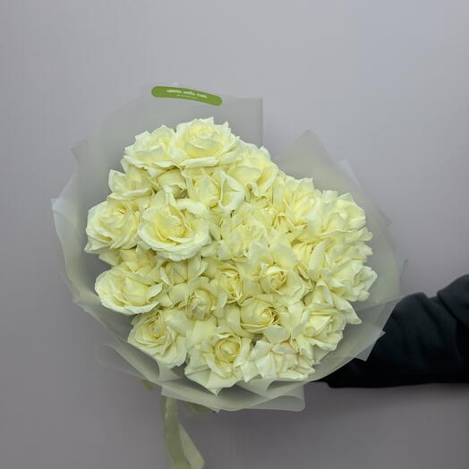 Букет из 25 белых роз
