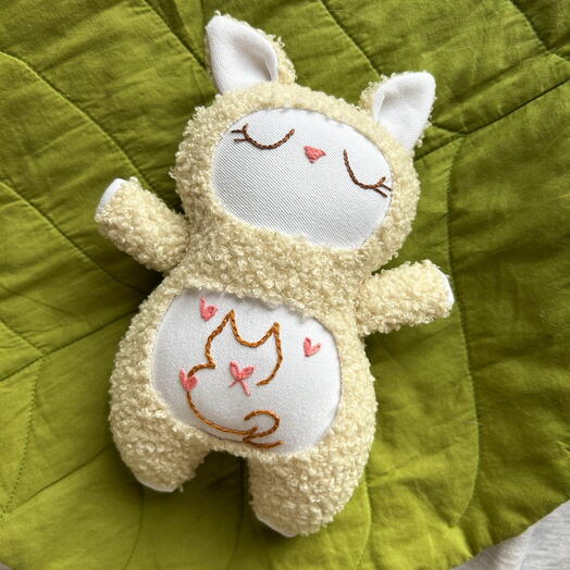 Котик молочный игрушка