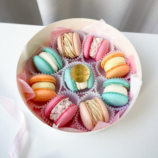 Подарочный набор десертов ассорти макарон, набор пирожных 9 шт на день рождение