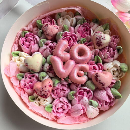 Тюльпаны из зефира с шоколадными сердцами и шоколадкой Love