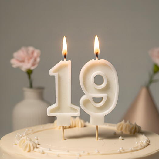 Свеча-цифра «19» молочная, 7 см, соевый воск, ручная работа