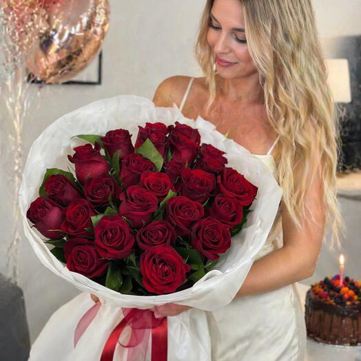 Красные розы девушке 💖 красивый сюрприз сегодня