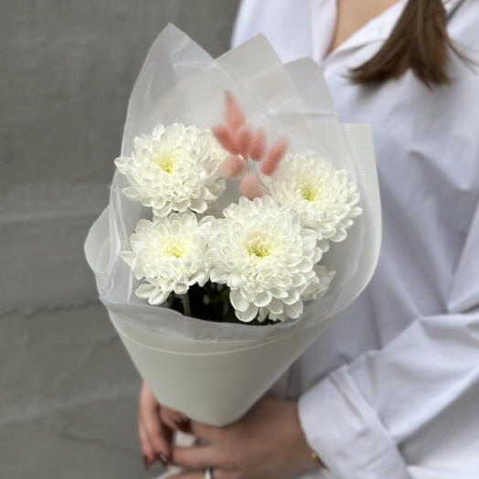 Мини Кулек с хризантемой и лагурусом