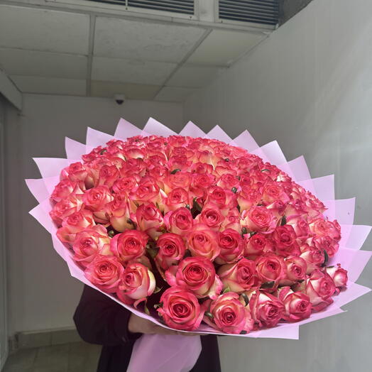 Букет из розовых роз