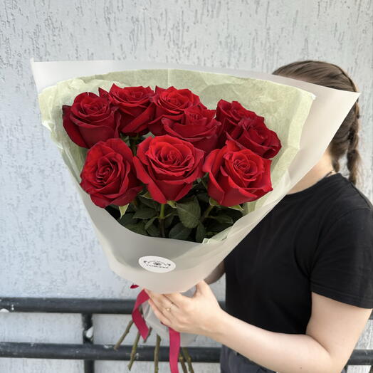 9 красных роз
