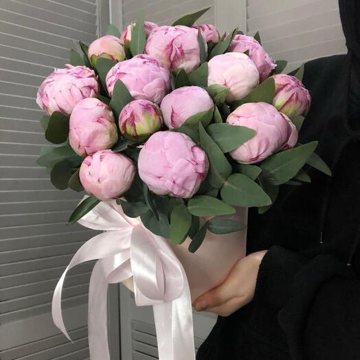 Коробка с пионами 15 шт