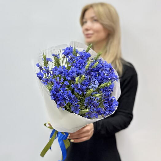 Полевой букет с васильками и колосьями 🍀