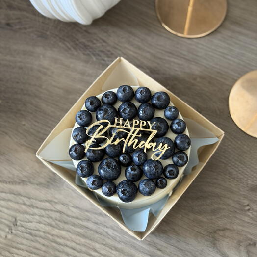 Бенто торт с голубикой и топпером «Happy birthday»