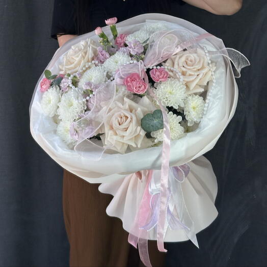 «Жемчужная нежность» — роскошный букет в пастельных оттенках 🤍🌸