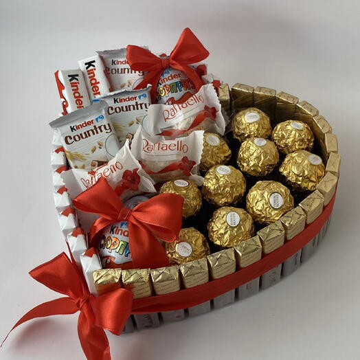 «Балую самую самую» 💛🥥
Нежное сочетание шоколад Ferrero Rocher, Merci, Kinder
